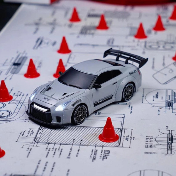 Машинка для дрифта на радіокеруванні Nissan GT-R S815 1:24 4WD з LED-підсвіткою Уцінка