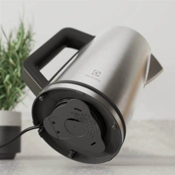 Електрочайник Electrolux E5K1-6ST на 1.7 л з дисплеєм та функцією Турбо 
