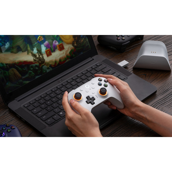 Бездротовий геймпад 8BitDo Ultimate 2 з TMR-джойстиками та зарядною док-станцією