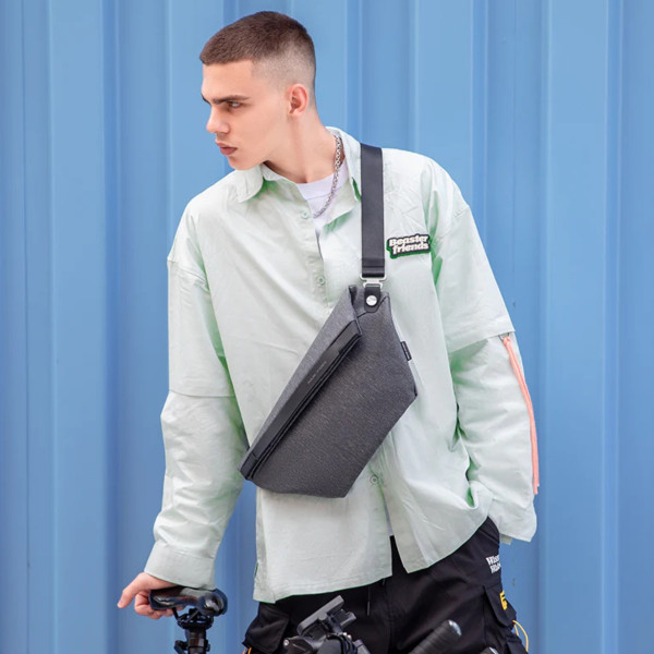 Сумка через плече Mark Ryden MR2293 для iPad 9.7” з магнітною застібкою та захистом від вологи