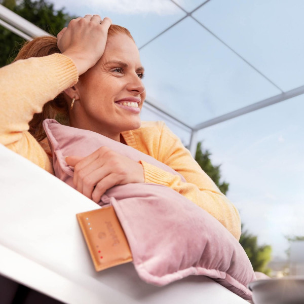 Акумуляторна електрогрілка-подушка BEURER HK 77 Heaty Blush-rose, з пультом управління та 3 температурними рівнями