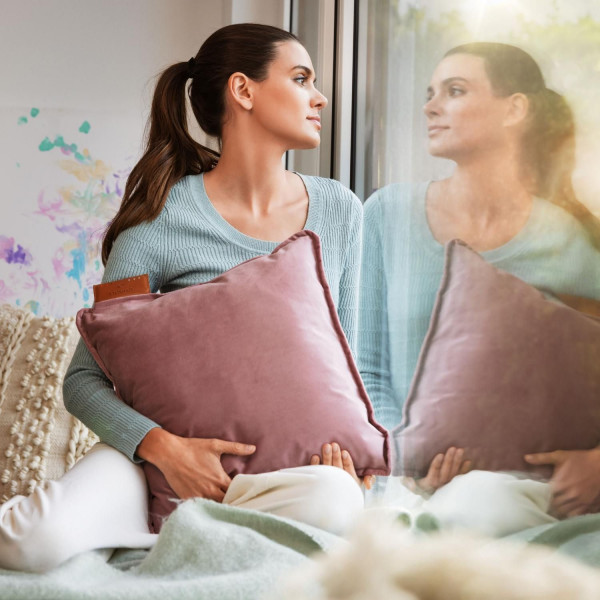 Акумуляторна електрогрілка-подушка BEURER HK 77 Heaty Blush-rose, з пультом управління та 3 температурними рівнями