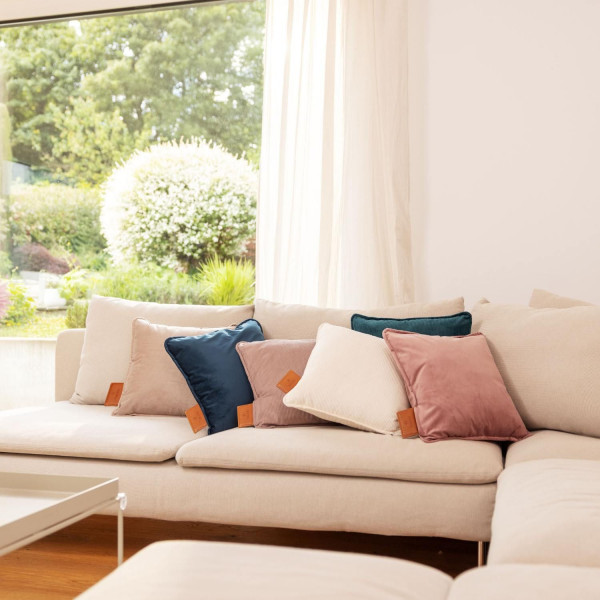 Акумуляторна електрогрілка-подушка BEURER HK 77 Heaty Cashmere-creme, з пультом управління та 3 температурними рівнями