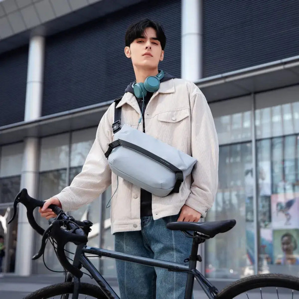 Вместительная сумка через плечо Mark Ryden MR2819 с отделом под планшет 11"