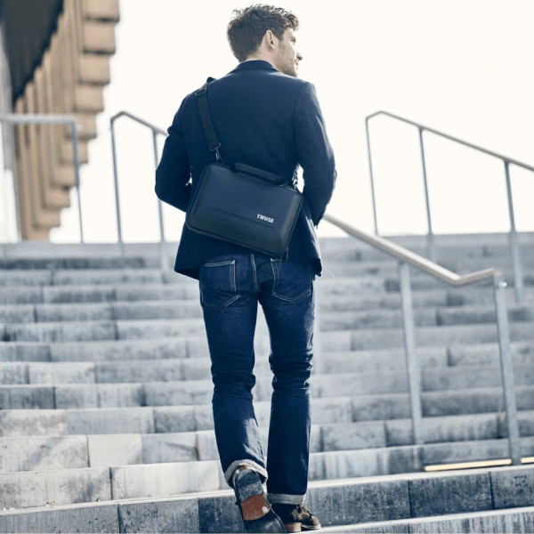 Сумка для ноутбука 14” Thule Gauntlet 5 с жестким корпусом и механизмом Clamshell