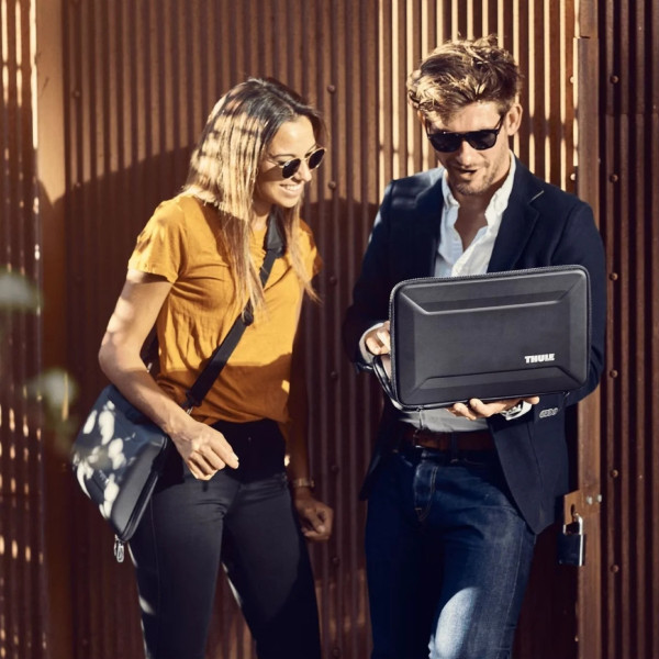 Сумка для ноутбука 14” Thule Gauntlet 5 с жестким корпусом и механизмом Clamshell
