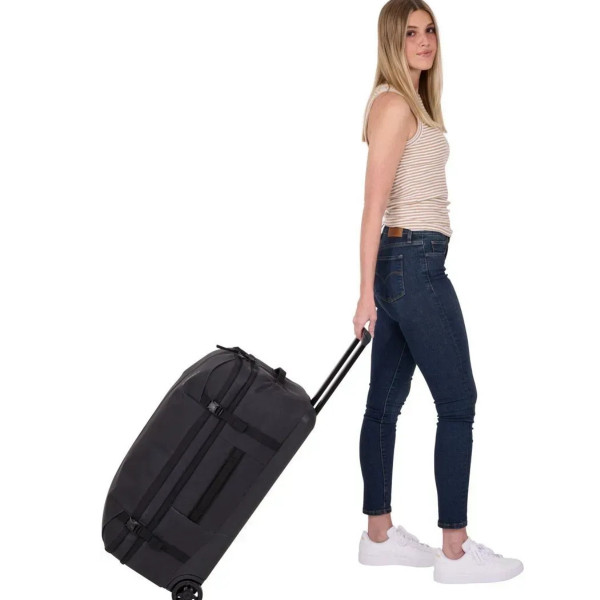 Чемодан на колесах Thule Aion с отделением для влажных вещей и защитой от воды