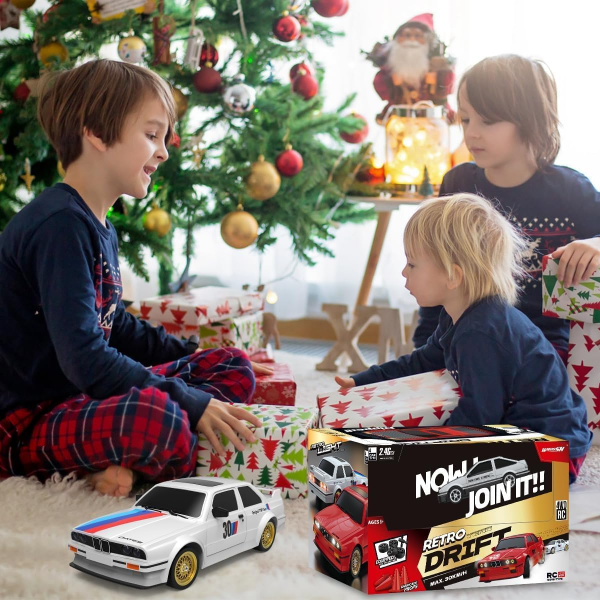 Машина на радиоуправлении дрифт-кар BMW E30 RC 1:16 с полным приводом 30 км/ч