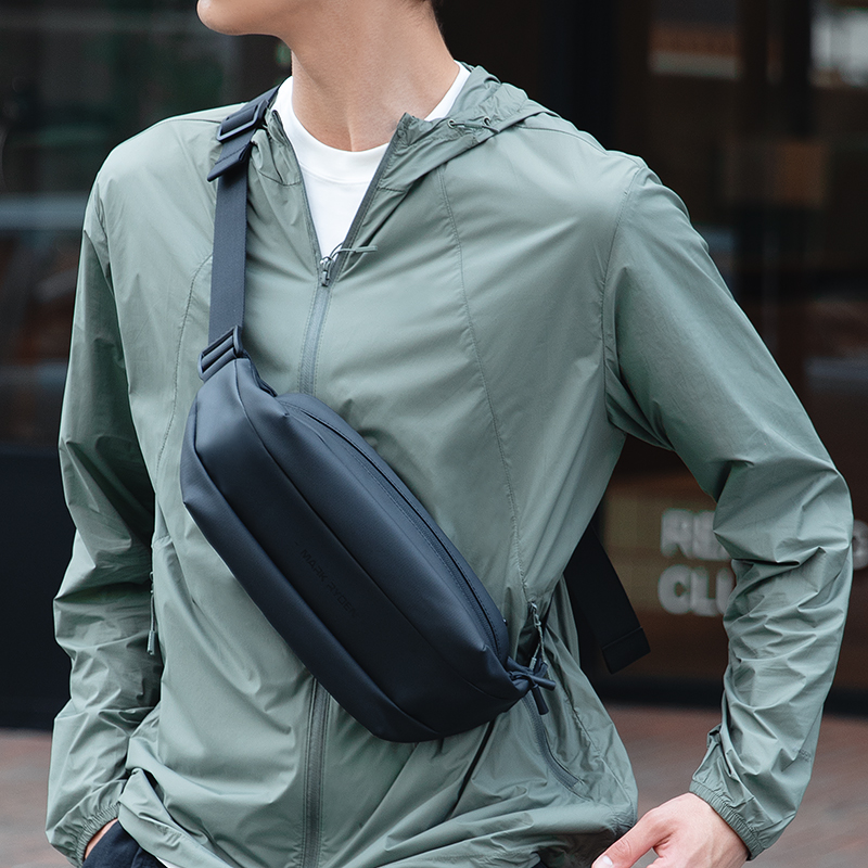 Сумка-бананка Mark Ryden MR532 водоотталкивающая с магнитной пряжкой