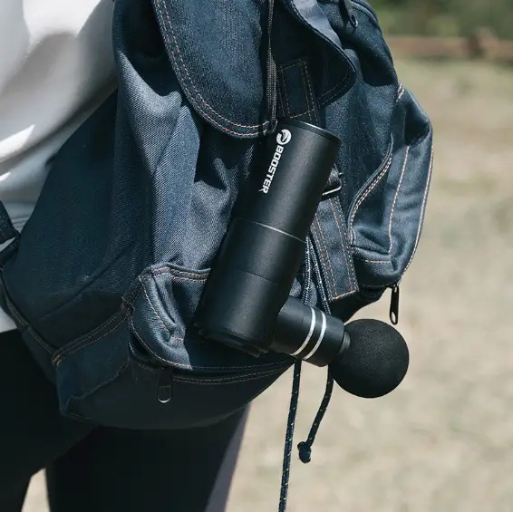 Перкуссионный массажный пистолет Booster Mini 2500 мАч – компактный массажер триггерных точек