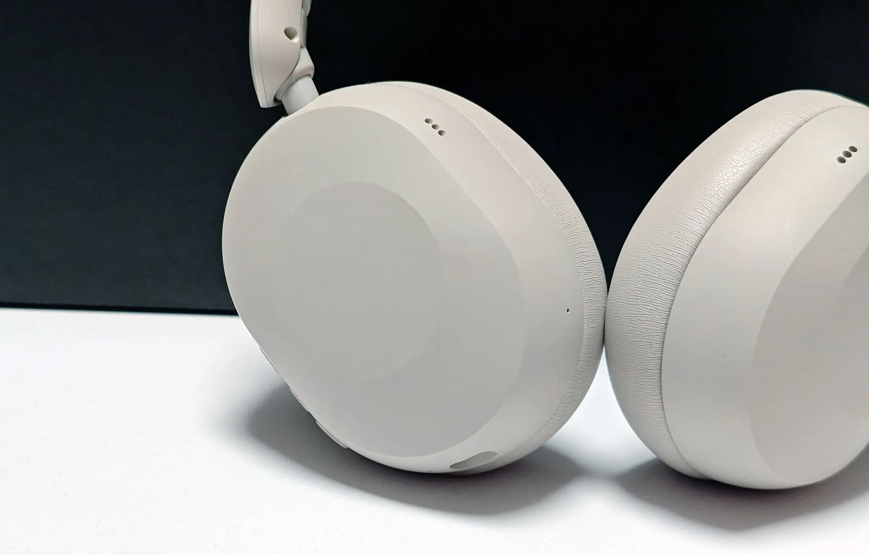 Бездротові навушники Final Audio UX1000 з гібридним шумозаглушенням