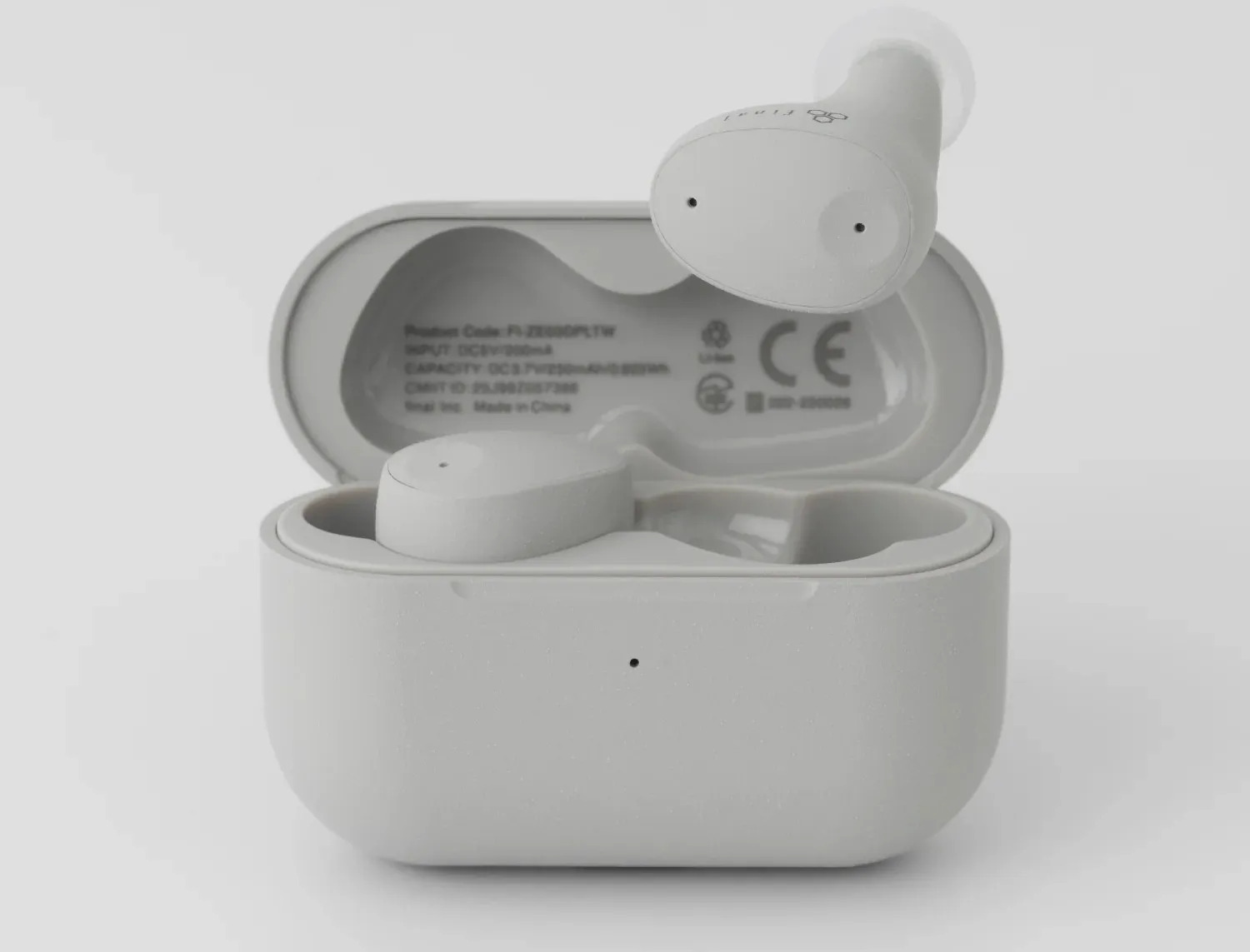 Бездротові TWS навушники Final Audio ZE300 з активним шумозаглушенням