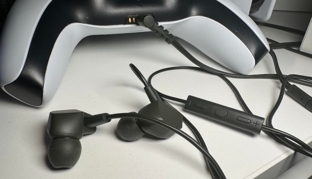 Ігрові навушники Final Audio VR2000 з мікрофоном та надшвидким відгуком звуку